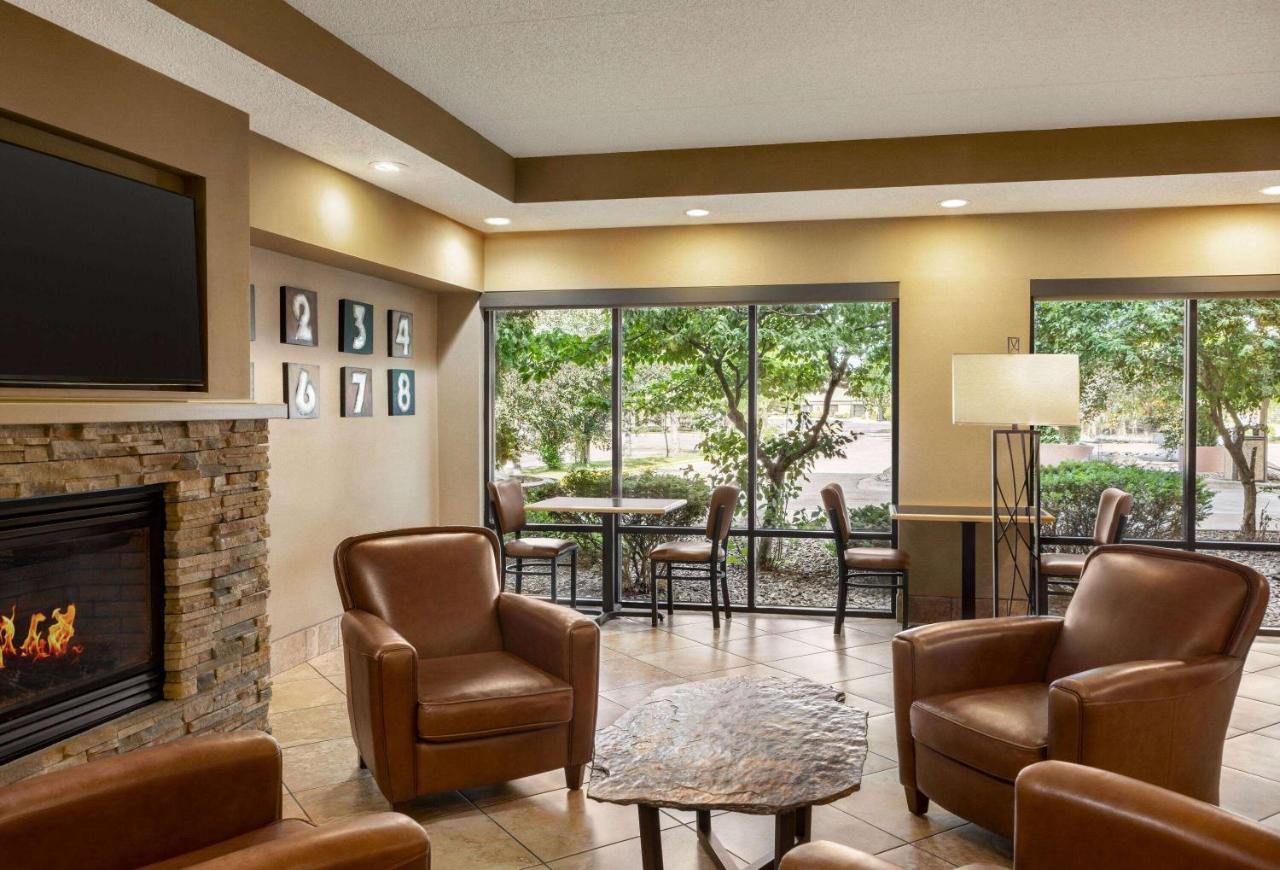 Americinn By Wyndham Madison West Экстерьер фото