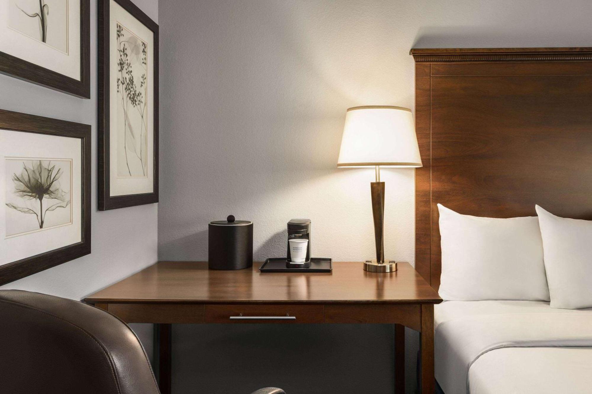 Americinn By Wyndham Madison West Экстерьер фото