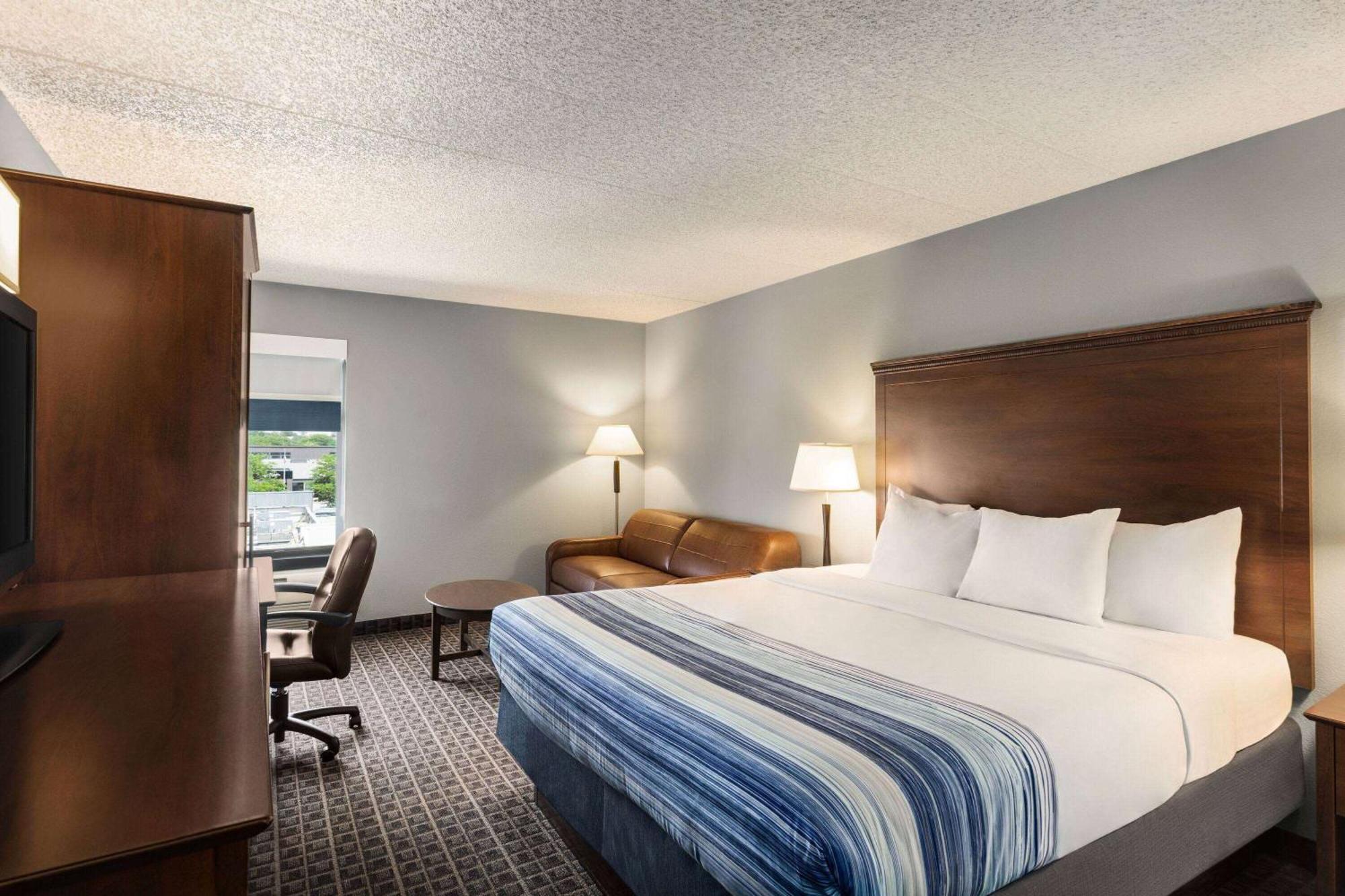 Americinn By Wyndham Madison West Экстерьер фото