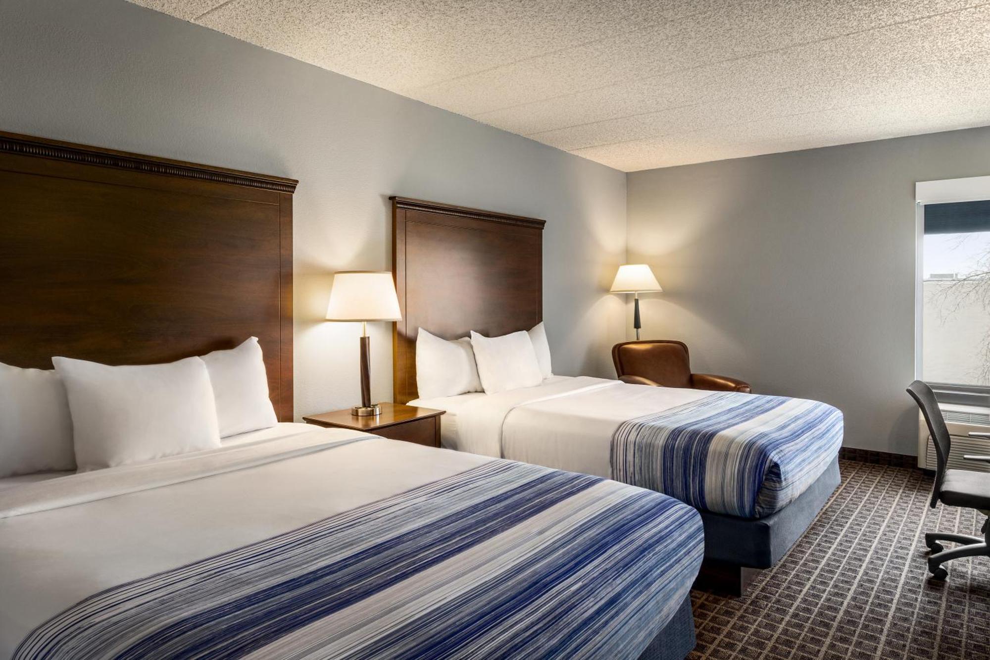 Americinn By Wyndham Madison West Экстерьер фото
